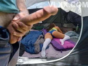 Rủ đám bạn sang quan hệ cô cháu gái xăm trổ